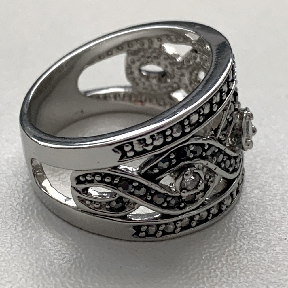 Women’s Rhodium Plated Marcasite & Cubic Zirconia Fashion Ring Size 8.5 - Picture 5 of 11